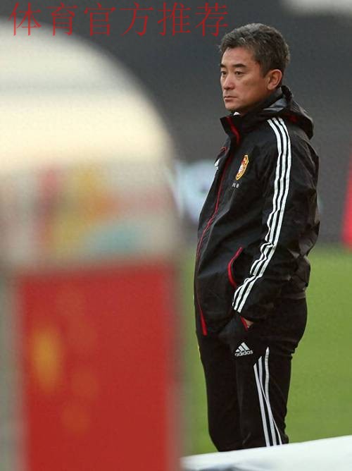 傅博带领国足进行首训 即将兵发韩国东亚杯赛 傅博带领国足进行首训 即将兵发韩国东亚杯赛